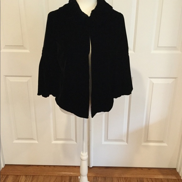 CAbi Black Opera Swing Velvet Cape S - Picture 2 of 8